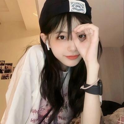 泳池怪诞